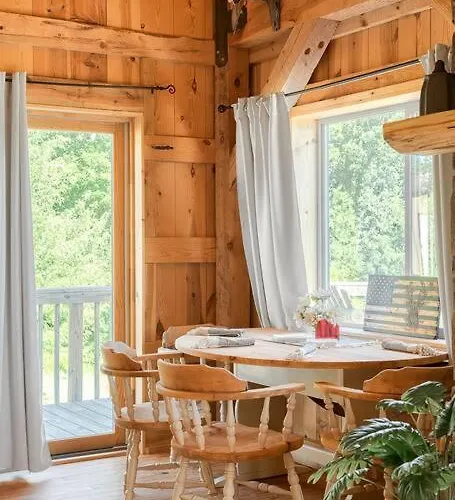 The Rustic Retreat Pearl City